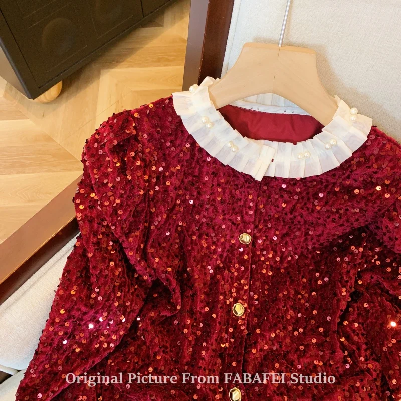 Moda High Sense czerwona aksamitna koszula z cekinami damski cienki płaszcz 2025 wiosna francuska wspaniała bluzka z długimi rękawami sweter Top Lady