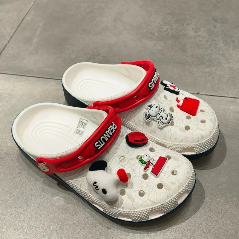 

【In Stock】2025 The White Dog Snopy Summer Anti-Slip Outdoor Casual Beach Shoes Hole Hole Slippers Comfortable Breathable Sandals
