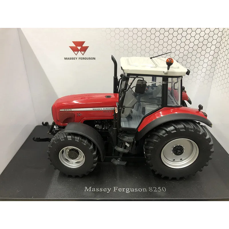 UH Diecast 1:32 Scale Massey Ferguson 8250 Tractor Alloy Agricultural Model Collection Souvenir Display 6257