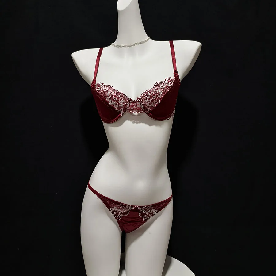 conjunto-de-calcinhas-sexy-de-renda-fina-transparente-com-padrao-vazado-cintura-baixa-e-detalhes-de-faixa-para-mulheres-jove
