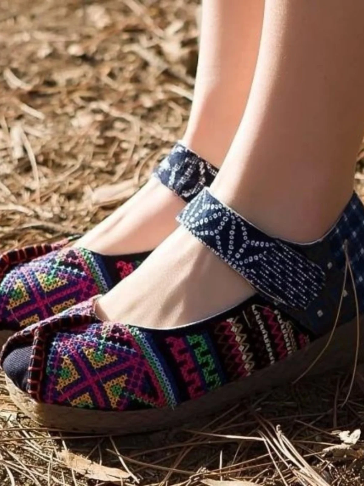 

Embroidered Flat Heel Single Shoes Women's Fashion Casual Design Spring Summer Breathable Comfortable Footbed Slip-On Shoes