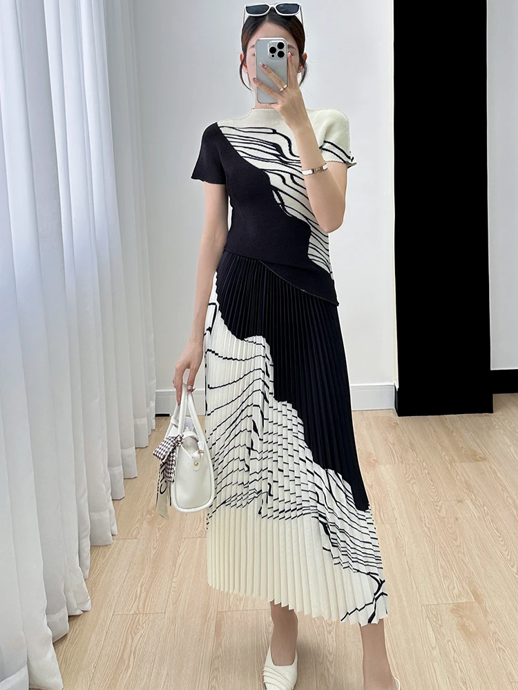 Fashionable Printed Pleated Short Sleeve Set Dress Women's Design Sensation High-End Feeling Commute Style Polyester Fiber