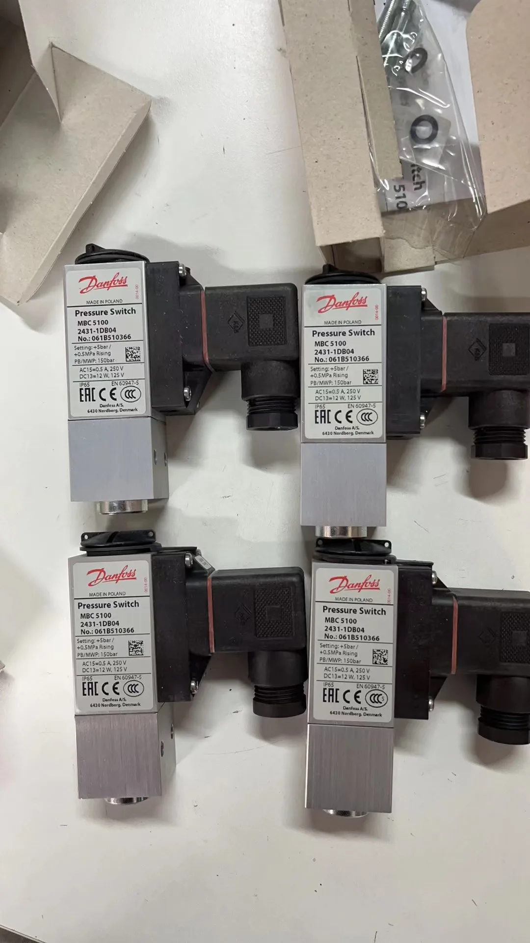 الأصلي 060 061 MBS MBC MBC5100 2431-1DB04 061B510366 مفتاح الضغط MBS3350 060G1476 الضغط الارسال