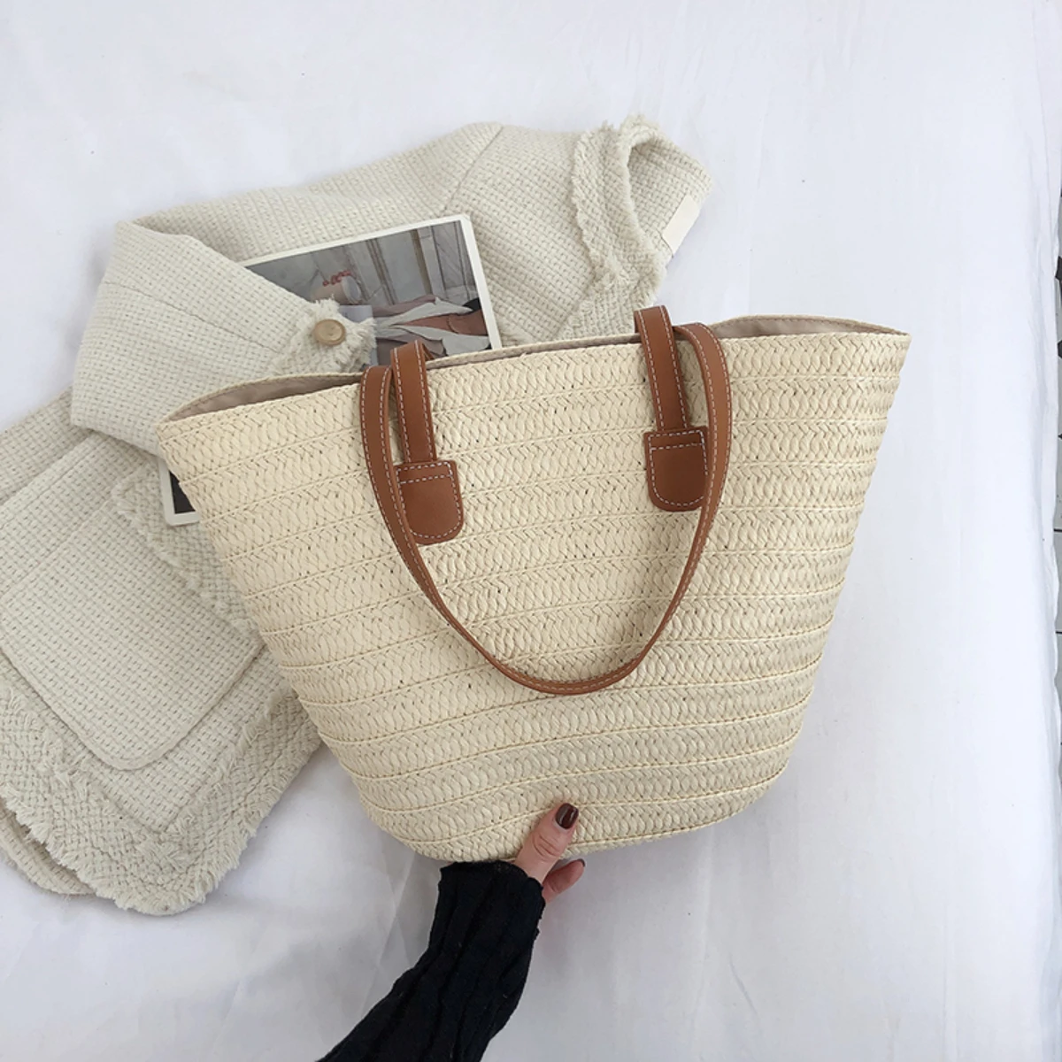

JIOMAY Women's Fashion Straw Shoulder Bag Versatile Woven Bucket Purse, Casual Boho Beach Tote for Travel And Summer Outings