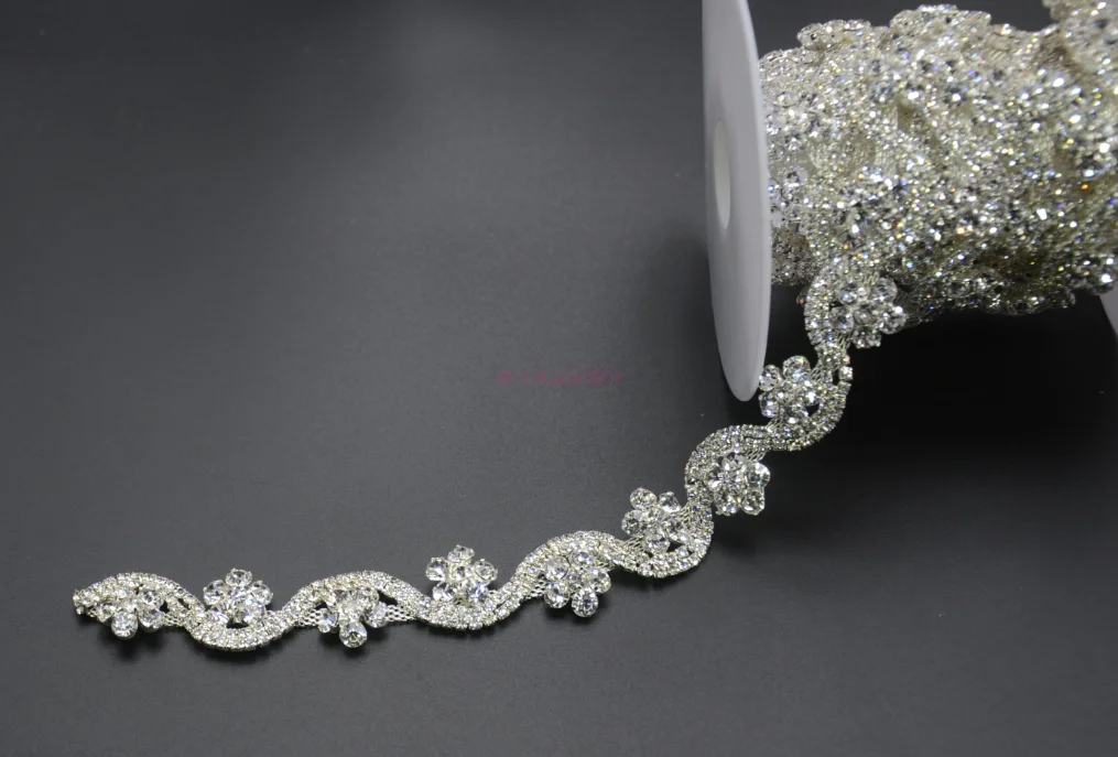 

luxurious phone case decor Self Adhesive Scrapbooking Sticker shoes decoration Plum drill gembling rhinestone sticker sheets