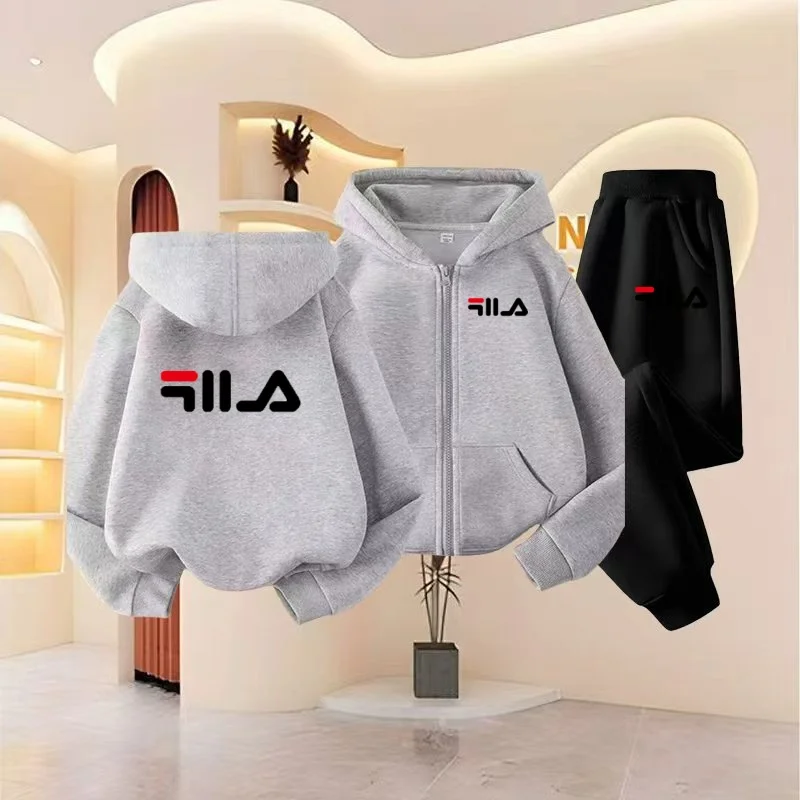

A Set of Children's Sportswear for Boys and Girls with Personalized Printed Patterns,featuring Zippered Hooded Tops and Trousers