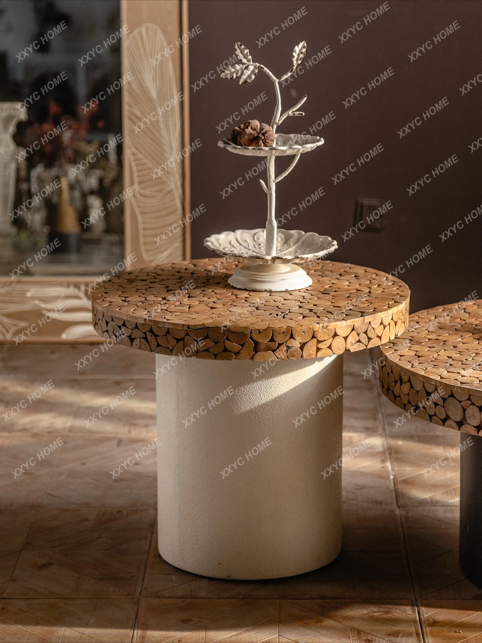 طاولة شاي بخياطة من الخشب الصلب على طراز Ruili B & B طاولة صغيرة فنية مستديرة متعثرة