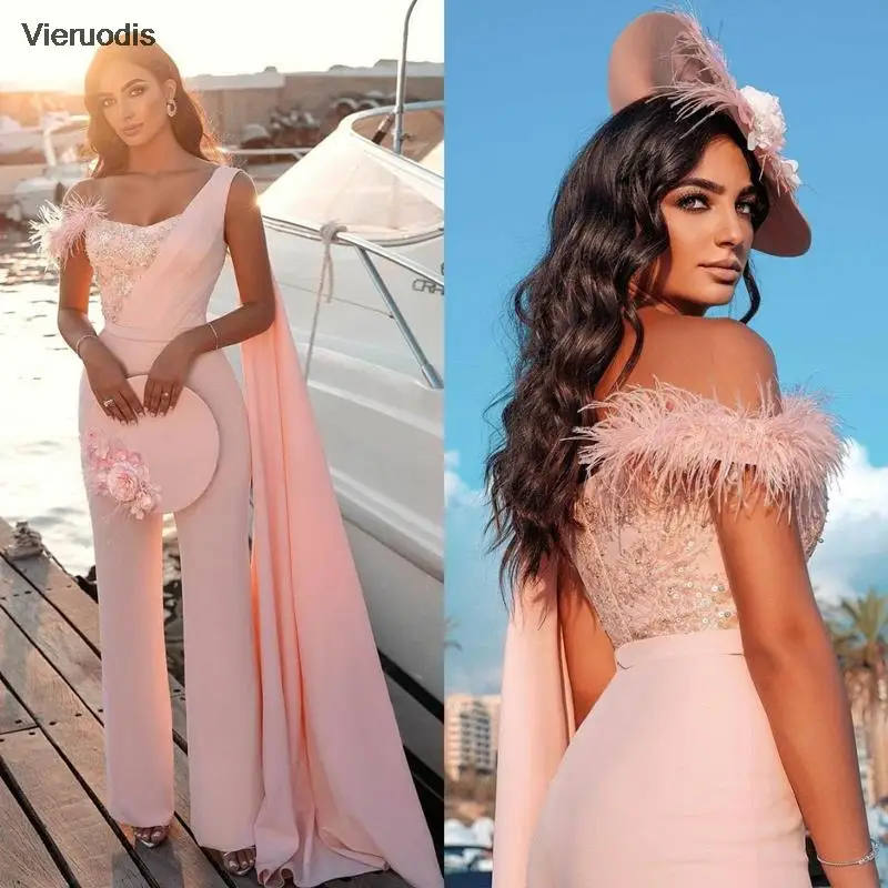 

Комбинезон Вечерние платья с брюками Костюм Светло-розовое вечернее платье для выпускного вечера с накидкой 2021, элегантное платье на одно плечо с перьями и блестками
