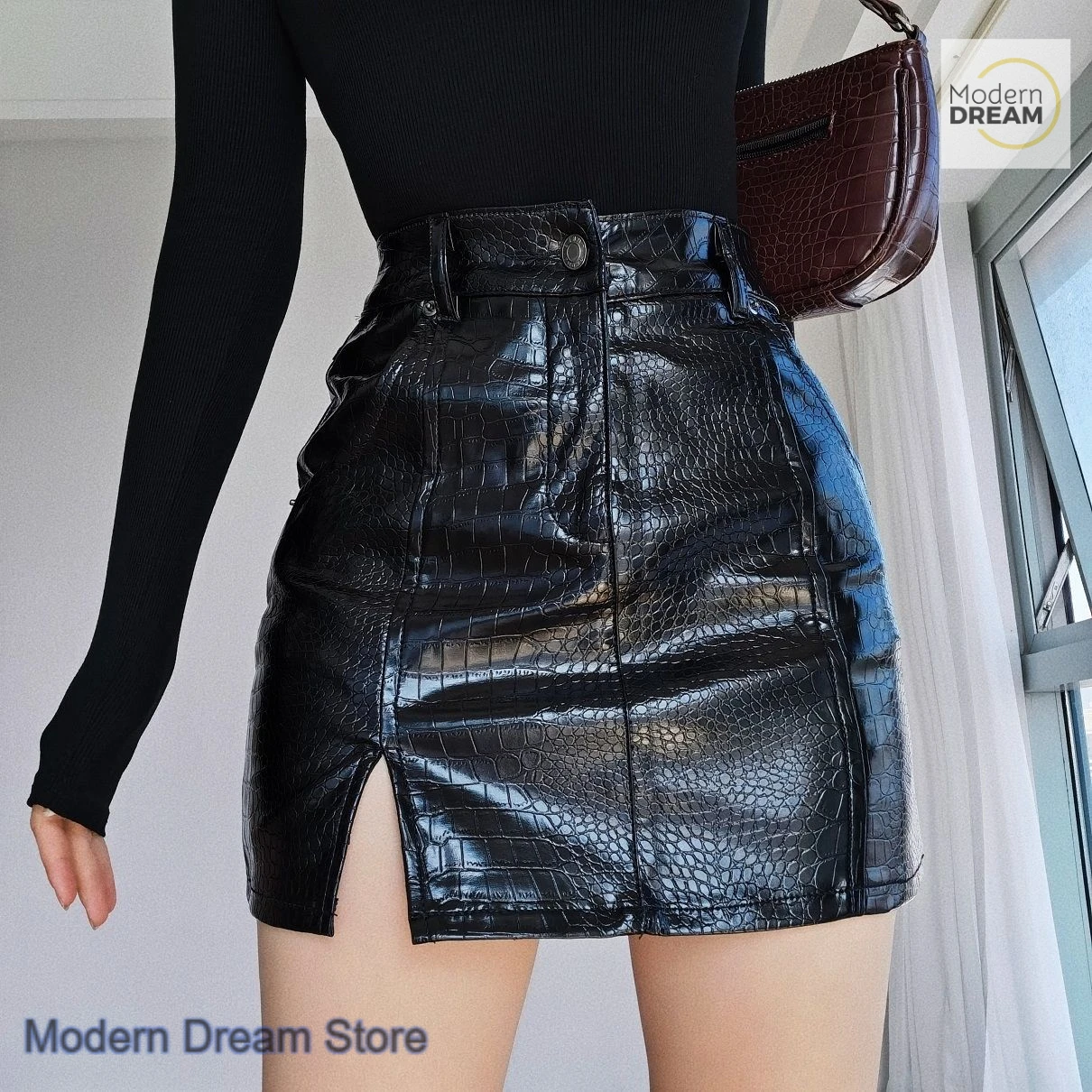 French spice girl short skirt female spring and autumn high waist Joker slim bag hip crocodile leather skirt split skirt.