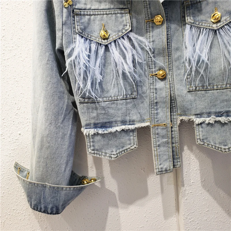 Imagem -04 - Jaqueta Jeans Curta com Rebardos Desfiados Bainha e Lapela Streetwear com Rebites Frisados e Decoração de Penas Manga Comprida Azul Claro Outono