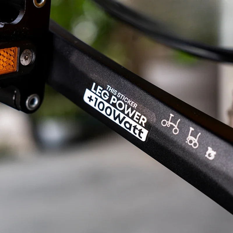 

Набор из 2 забавных виниловых наклеек на раму велосипеда с изображением мощного двигателя, водонепроницаемые, для велосипедной рамы и шатунов