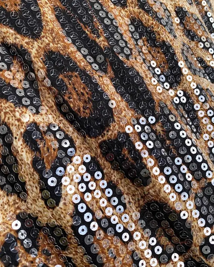 Elegantes Abendkleid mit Pailletten-Dekor, Leopardenmuster, Kontrast-Panel, Fliege hinten, geraffte Taille, Ausschnitt, Schlitz hinten, schmales Partykleid