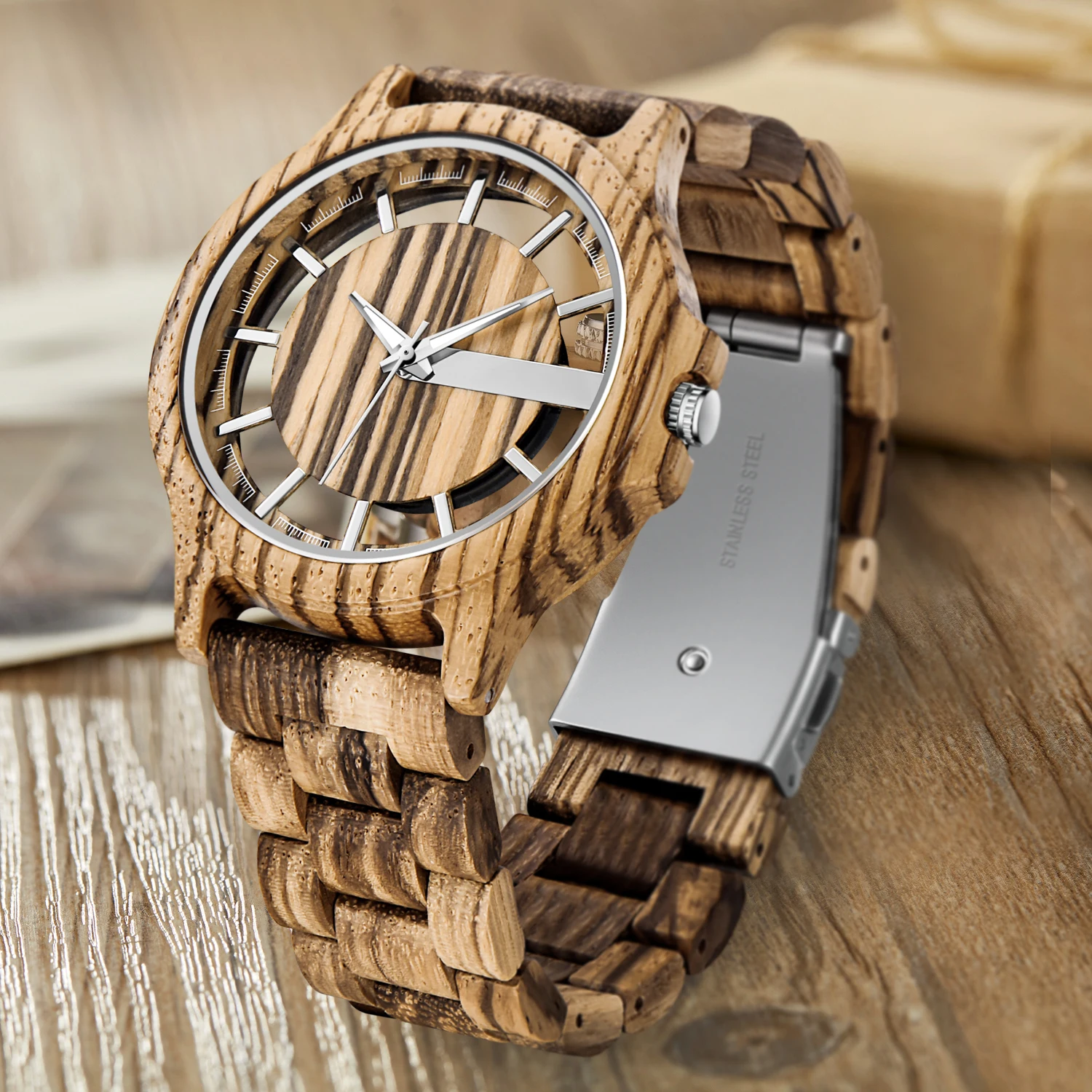 Brown Hollow Unique Men's and Women's Wood Quartz Watch Fashion Business Street Fashion Accessories Wood Clock