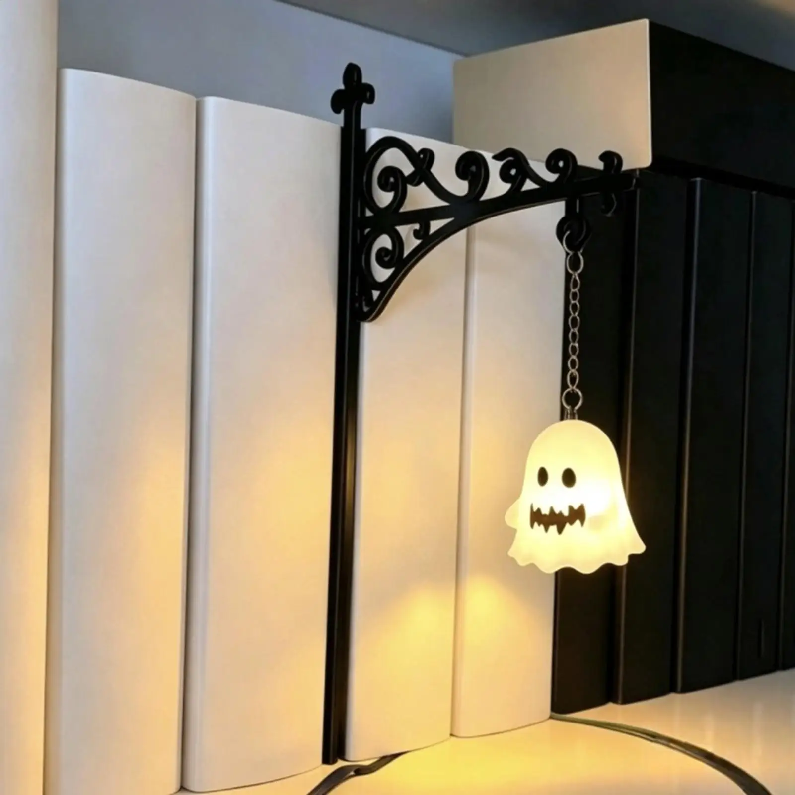 Library Lantern Metal Halloween Decorative Funny Ambient Lighting Miniature Ghost Book Shelf Lamp for Home Living Room Study