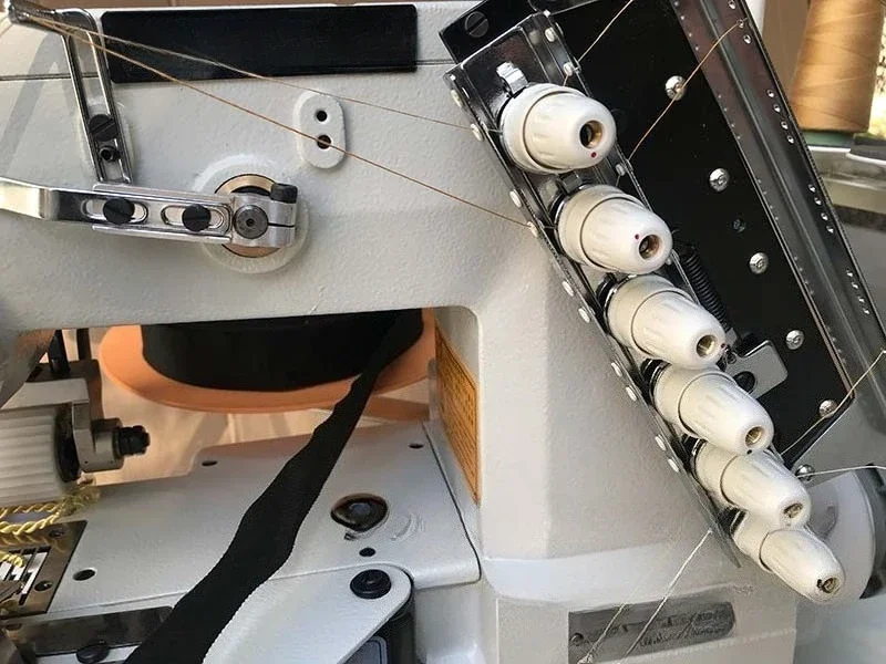 Non-slip carpet fringe stitching sewing machine, curtain beard edge sewing machine, clothing upper ear equipment RNV-008