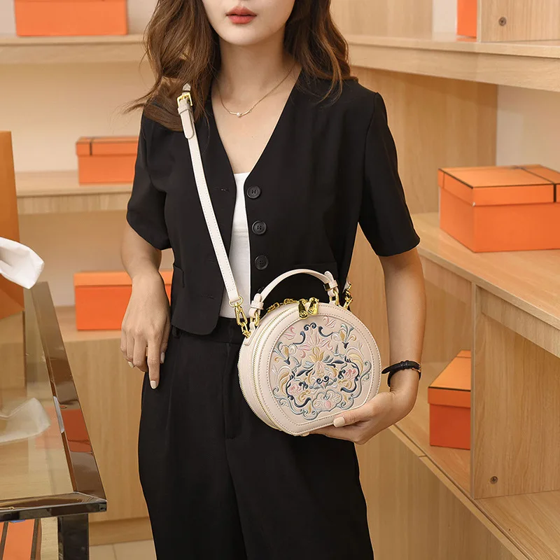 High Grade Embroidered Leisure Bag for Women in 2024, New Trend Handmade Flower Color Single Shoulder Crossbody Small Round Bag