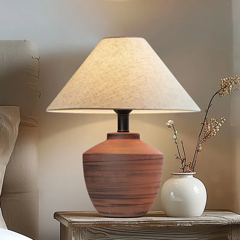 Retro Farmhouse Jar Shape Ceramic Table Lamp Distressed Red Brown Striped Base Natural Linen Lampshade Decor Lamp For Nightstand