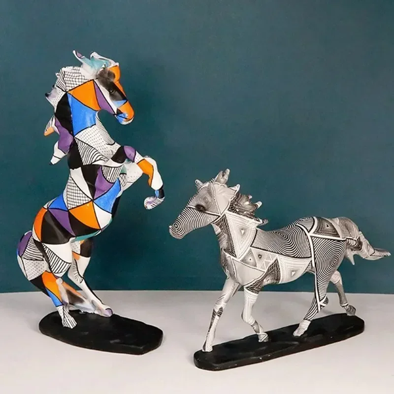 

Resin Creative Geometric Horse Figurines Colorful Resin Handicraft Lucky Feng Shui Ornament Home Office Desktop Decor