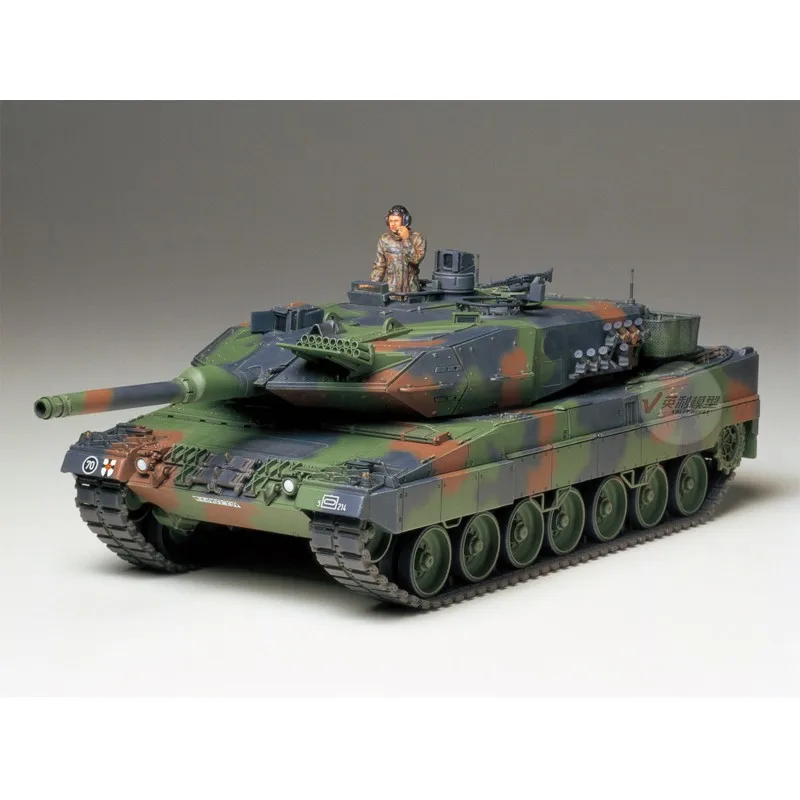 Tamiya 35242 static assembled model toy 1/35 scale For German modern Leopard 2A5 main battle tank model kit