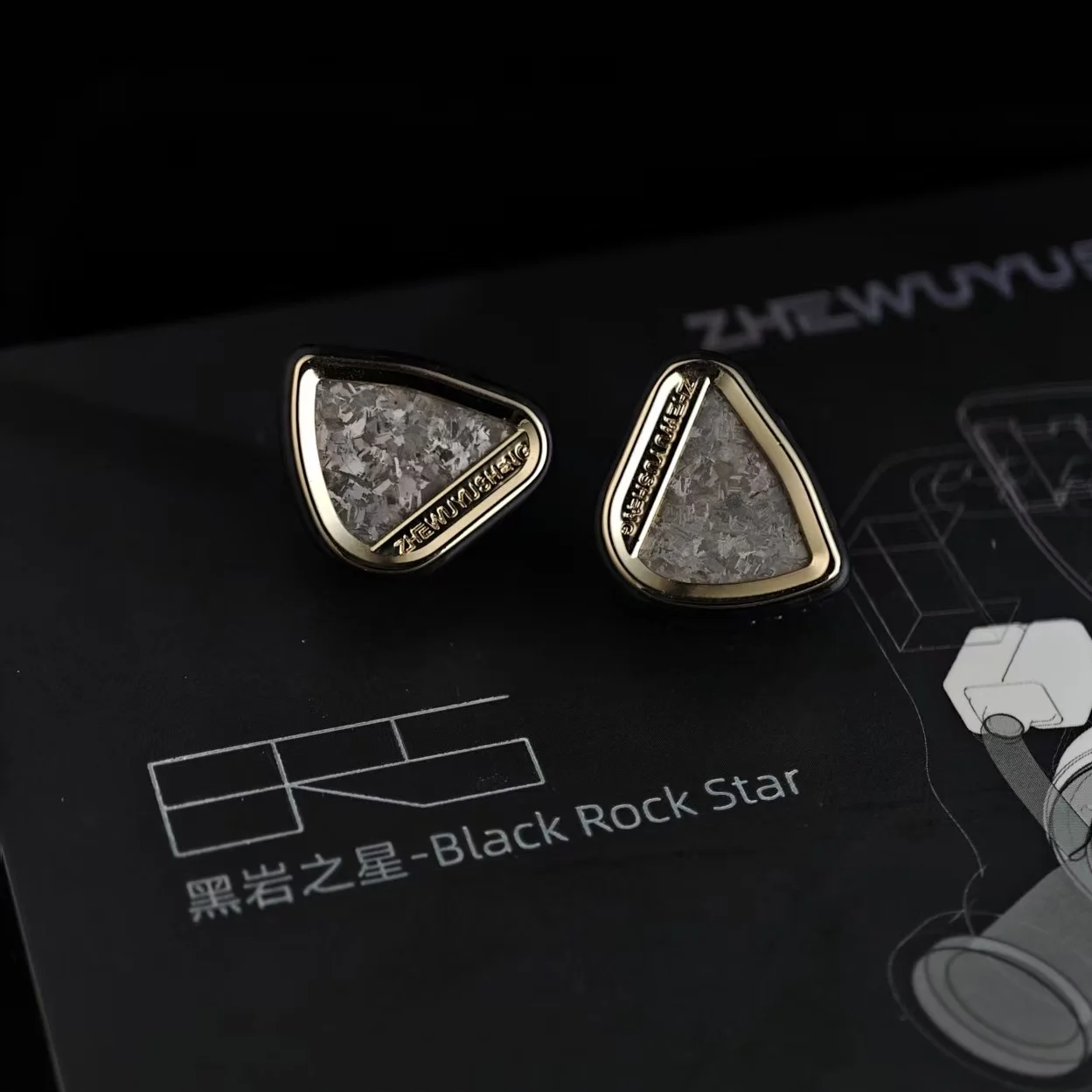 

ZHESONUS Black Rock Star 3DD+2 Planar+ PZT IEMs BRS in-ear HIFI Wired Earphones Music Games E-sports Monitor Headphone