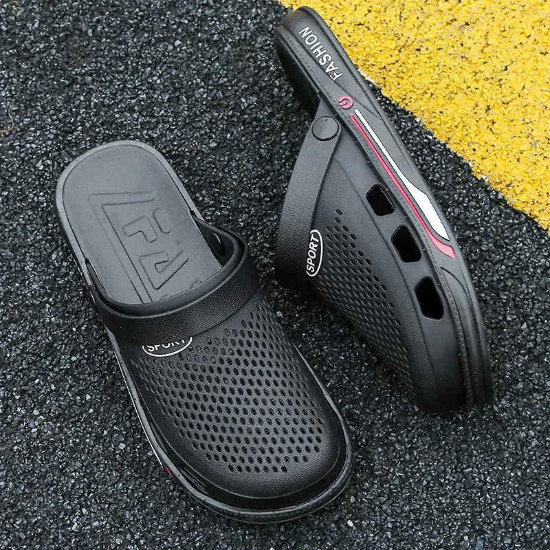 2024 New Closed-Toe Slippers Men\'s Fashion Outdoor Non-Slip Sandals Summer Beach Hole Shoes Breathable Casual Sandals