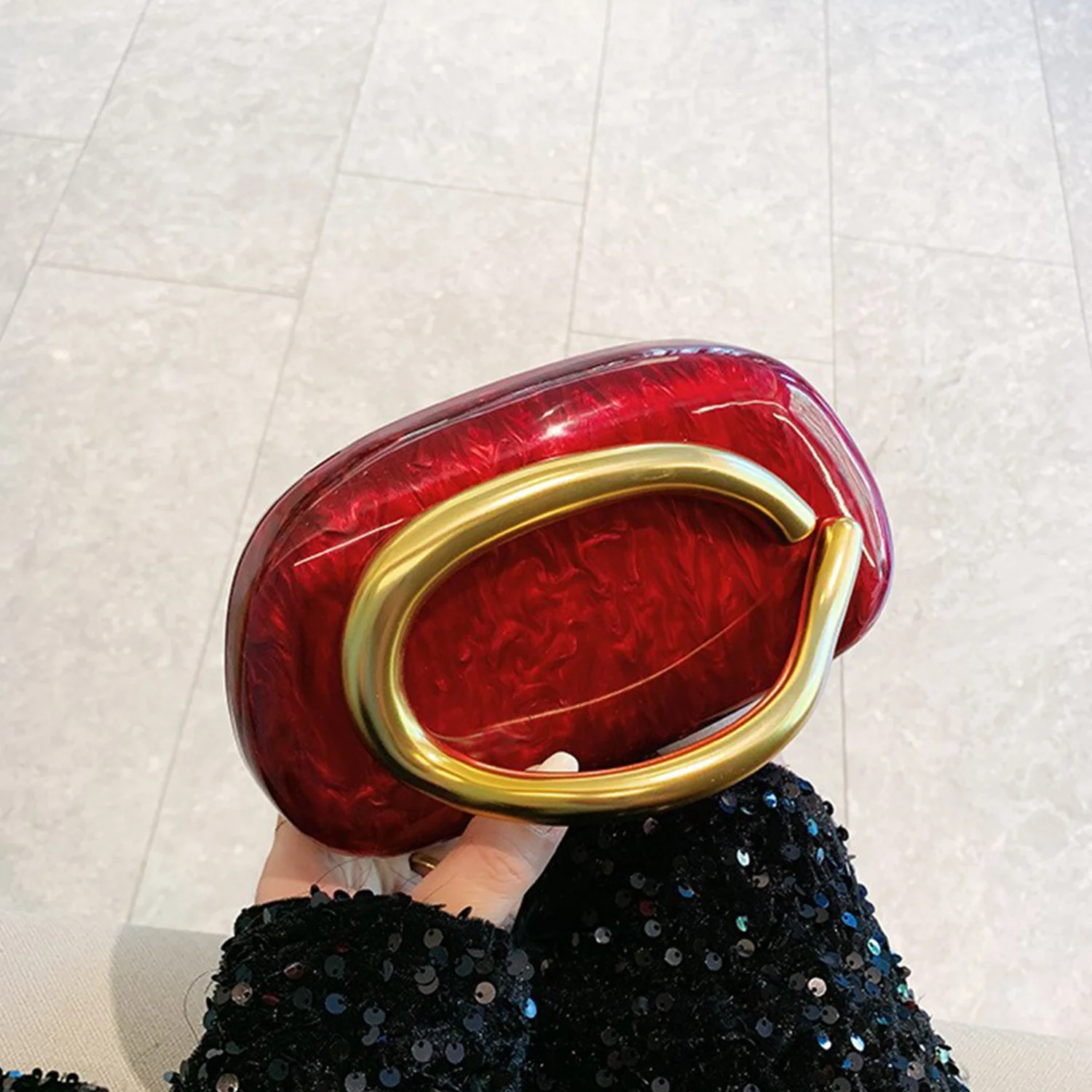 Fashion Pearlescent Clutch Bag Acrylic Metal Handle for Women One Shoulder Crossbody Bridal Handbag Purse Formal Prom Occasion