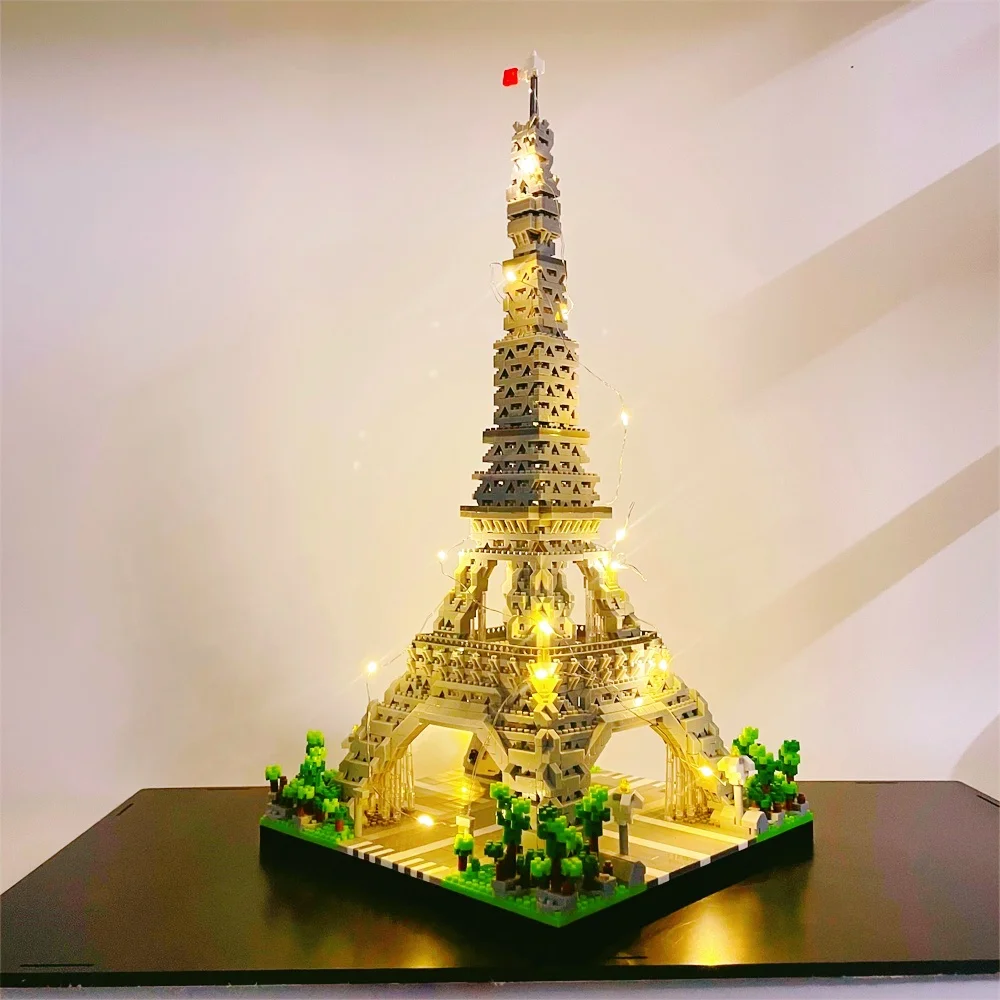 Knew Built ประณีต Paris EIFFEL Tower Micro MINI Building Blocks ชุดของเล่น: LED Illuminated, Perfect Gift ส่องสว่างโลกของคุณ