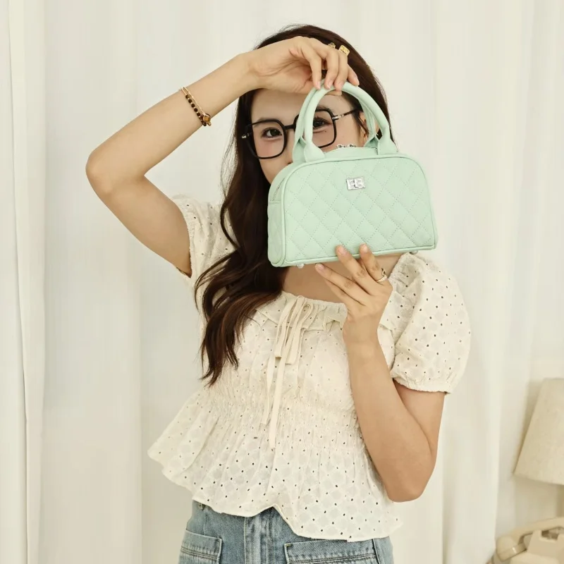 

Fashion Genuine Leather Quilted Mini Square Bag for Women, Top Handle Shoulder Crossbody Purse, Trendy Versatile Small Handbag