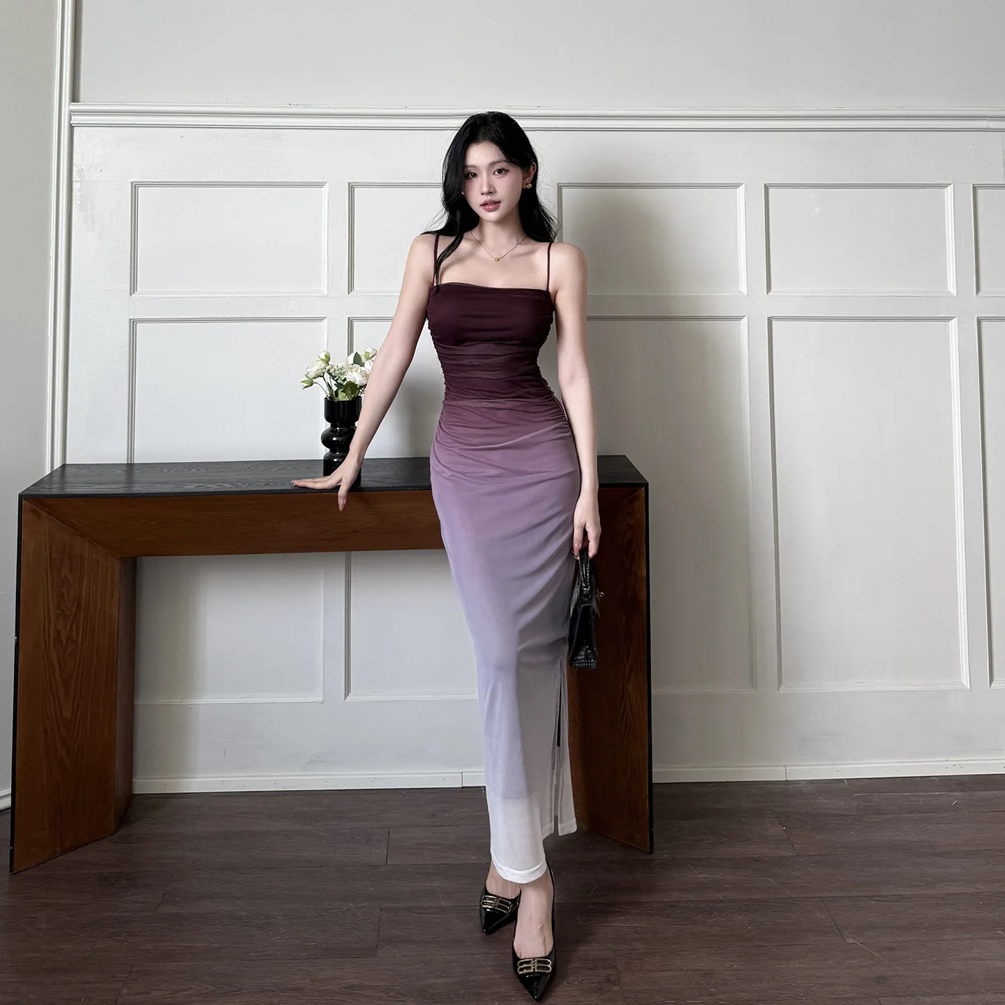 Retro Y2K Strandurlaub Mesh Farbverlauf Lila Hüftumarmendes Kleid für Frauen Sexy schulterfreies, plissiertes, figurbetontes Kleid mit seitlichem Schlitz