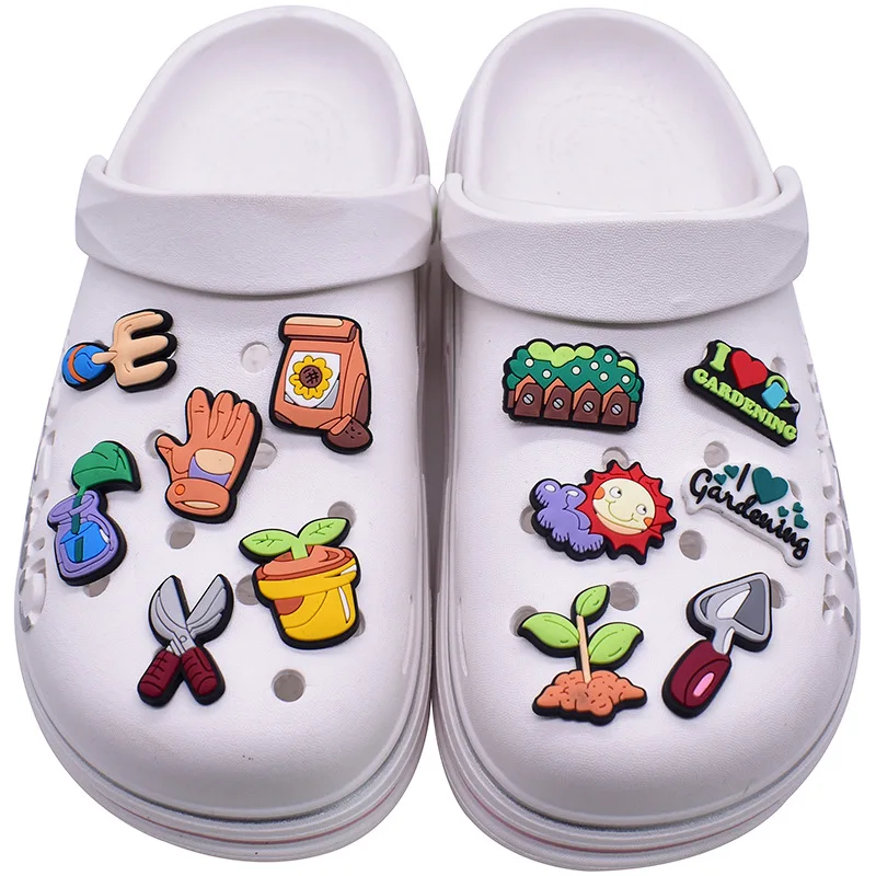 Kartun Berkebun Menanam Pohon Pesona Sepatu Bakiak Aksesori Gelembung Slide Sandal Taman Sepatu Dekorasi Pin Gesper Hadiah Anak-anak