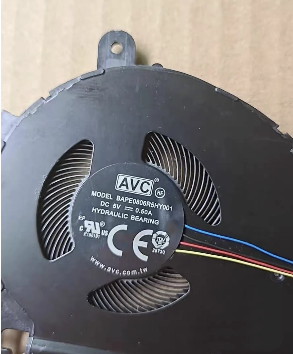 

DC5V 0,50A 4-контактный вентилятор охлаждения процессора ноутбука для ASUS ExpertBook B5 OLED B5302 B5302C BAPE0806R5HY001 HQ23300147000