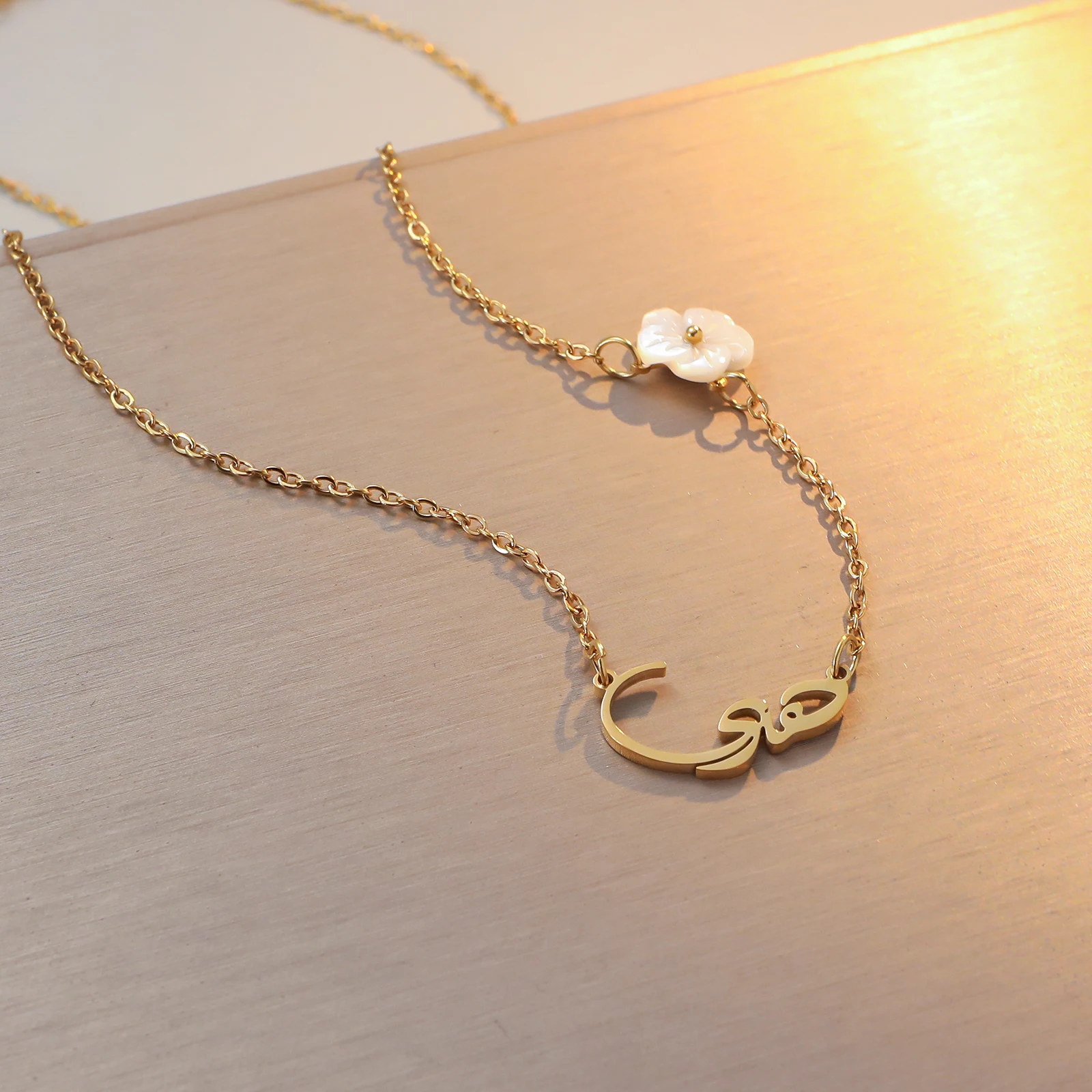 Exquisite White Shell Floral D - Women'S Accessories For Formal Wear ulasan dan harga