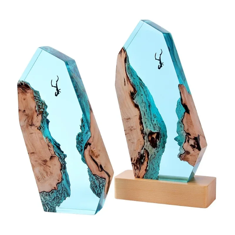 

Ocean Diver Cave Office Tabletop Ornament Luminous Creative Gifts Lamp Holder Solid Wood Resin Lighting Products