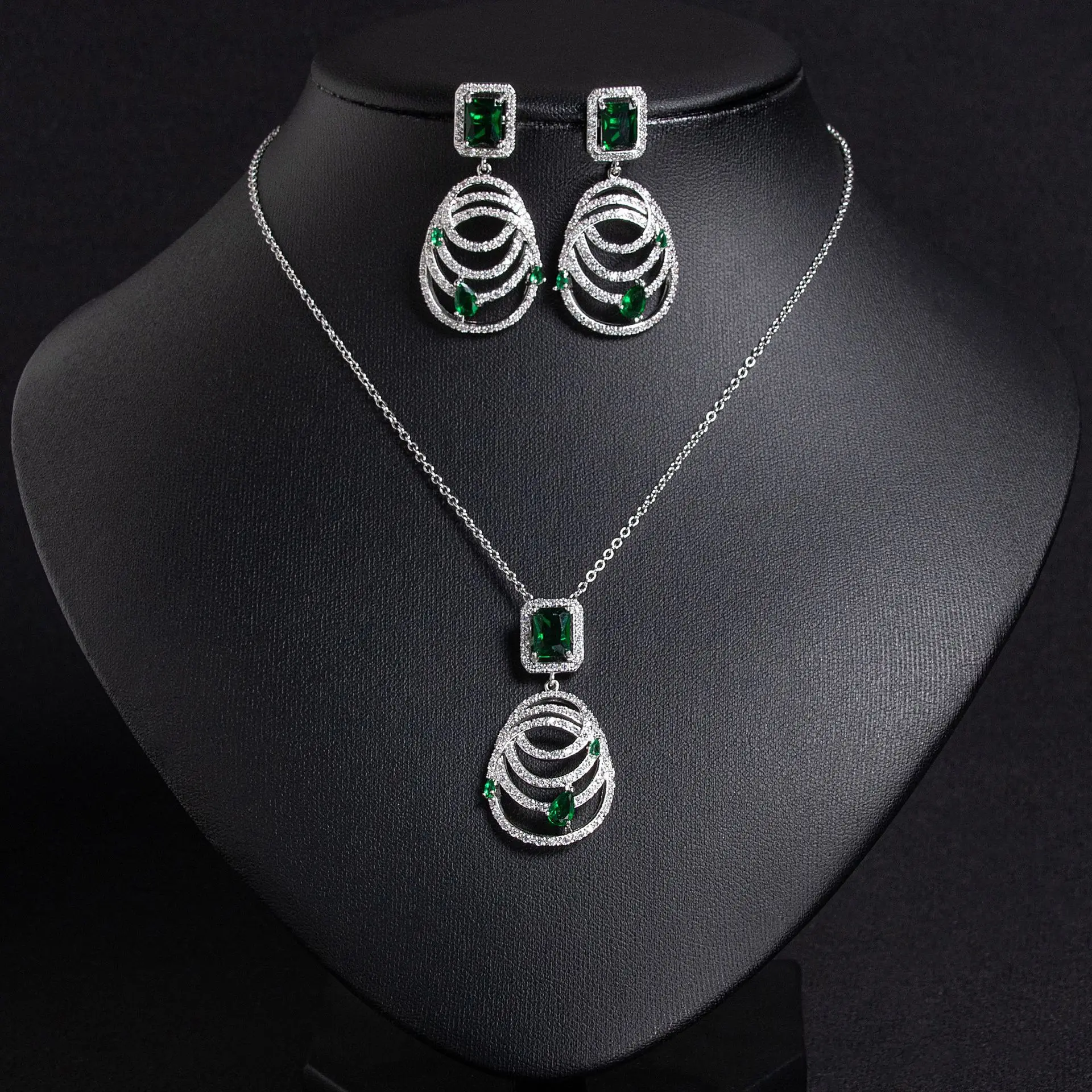 Retro Stereo 2 Piece Necklace Earrings Sparkle Light Luxury Jewellery for Dubai Women Holiday Everyday Wedding Gift M-537