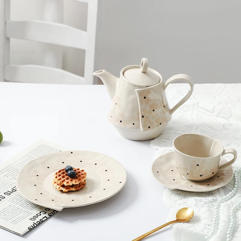 

Retro Coffee Cup And Saucer Japanese Style Vintage Coffee Cup Flower Beautiful Ceramic Luxe Fincan Takimi Teacup Set Coffeeware