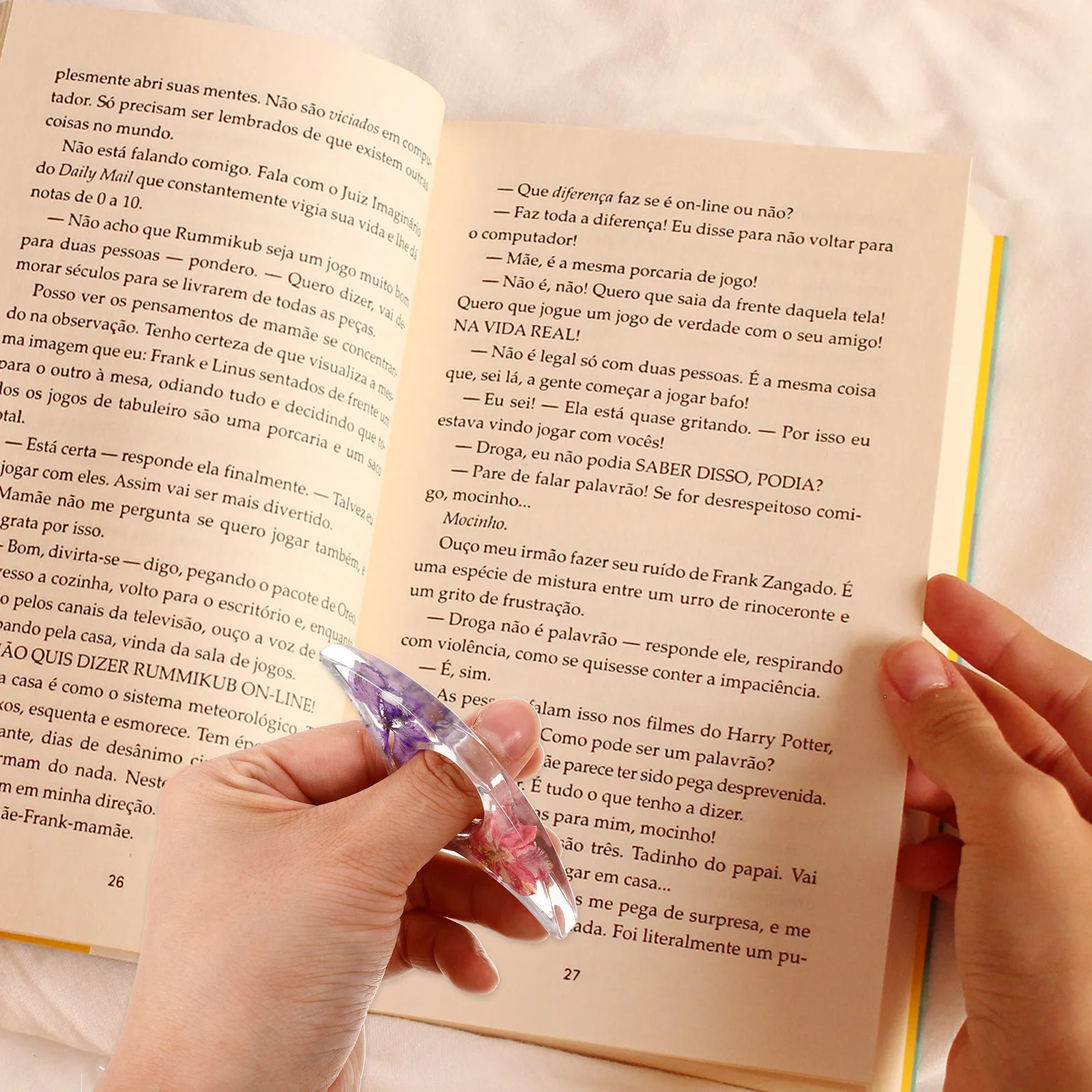 

Metallic Bookmark Holders Thumb Page Reader Accessory for Book Lovers Book Finger Holder with Finger Hole Library