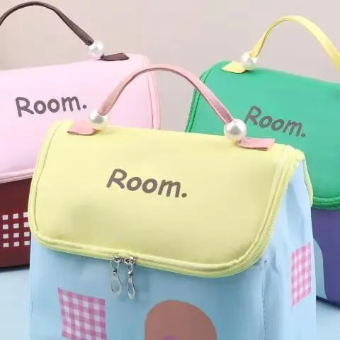 

1 Pcs Dopamine Color Cute House Shape Makeup Bag Large Capacity Portable Makeup Storage Bag Cartoon Makeup Handbag