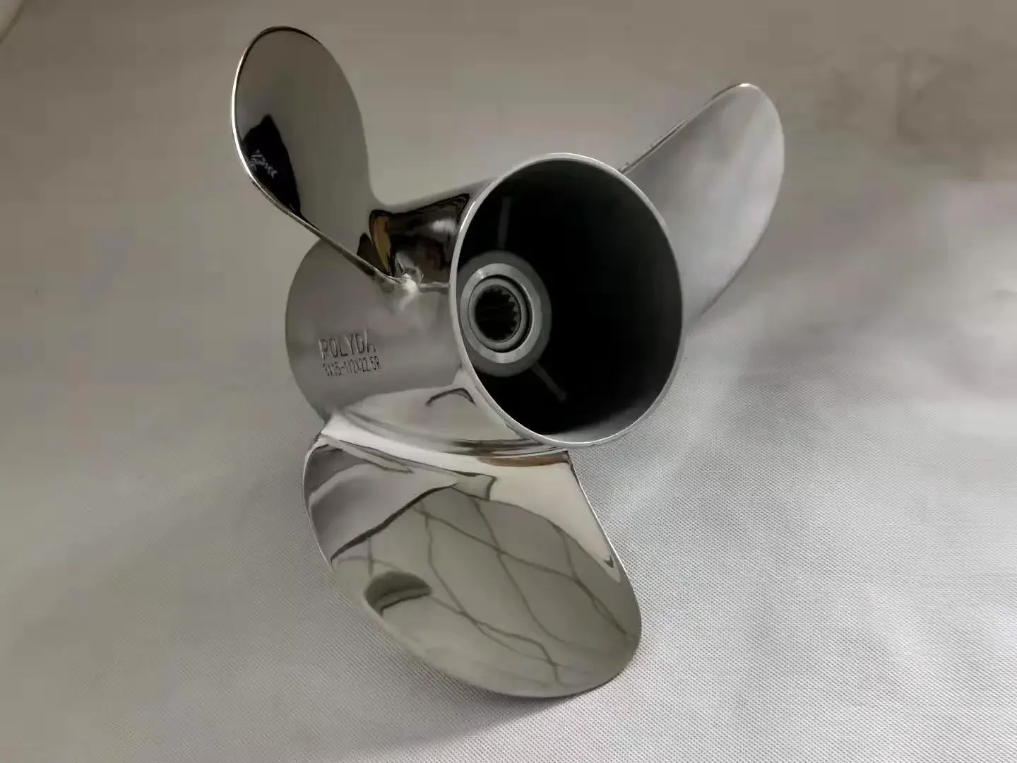 15 1/2 X 22.5 P Boat Rear Propeller  Boat Marine Prop Matched  for SUZUKI  STAINLESS STEEL  OUTBOARD PROPELLER