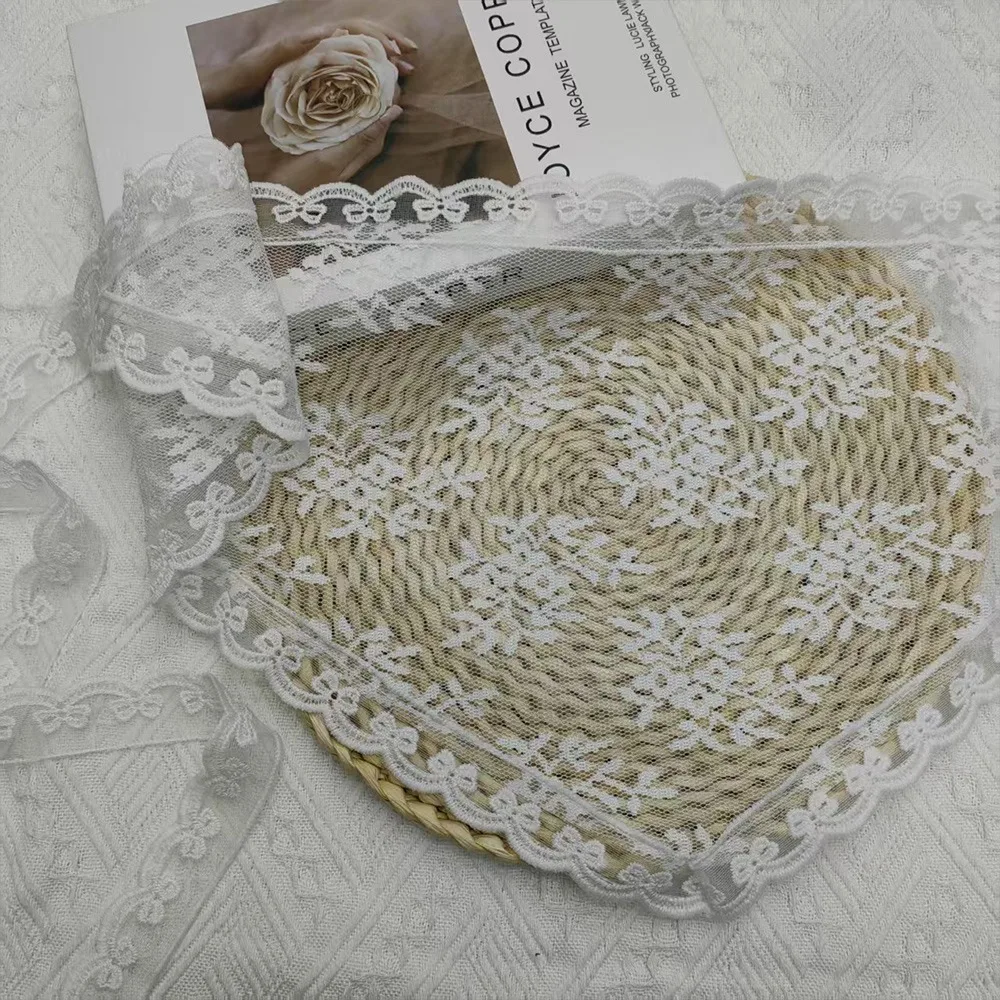 Sweet Embroidered Lace Triangle Headscarf Hollow-out White Hair Bandana Woven Floral Pastoral Style Hair Band Hair Accessories