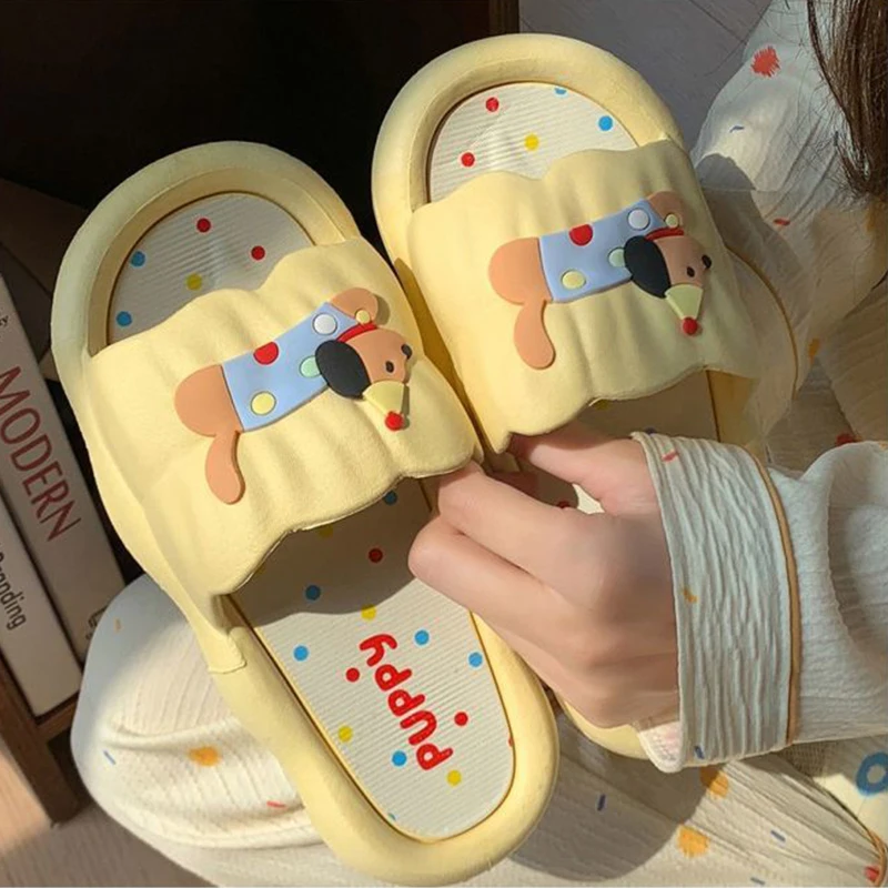 شباشب هوت دوج كارتونية للنساء - صنادل صيفية ناعمة مضادة للانزلاق للاستخدام الداخلي/الخارجي، أحذية منزلية لطيفة للزوجين #6
