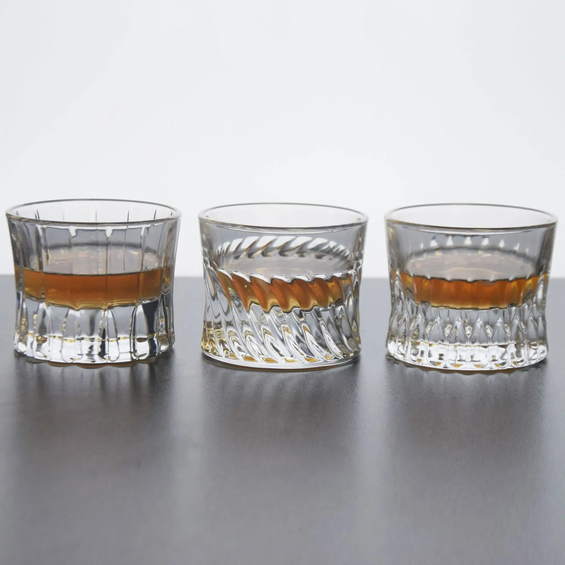 

Whiskey Glass Foreign Wine Glass Light Luxury Waist Like Design Beverage Waist Shaped Home Wine Glass