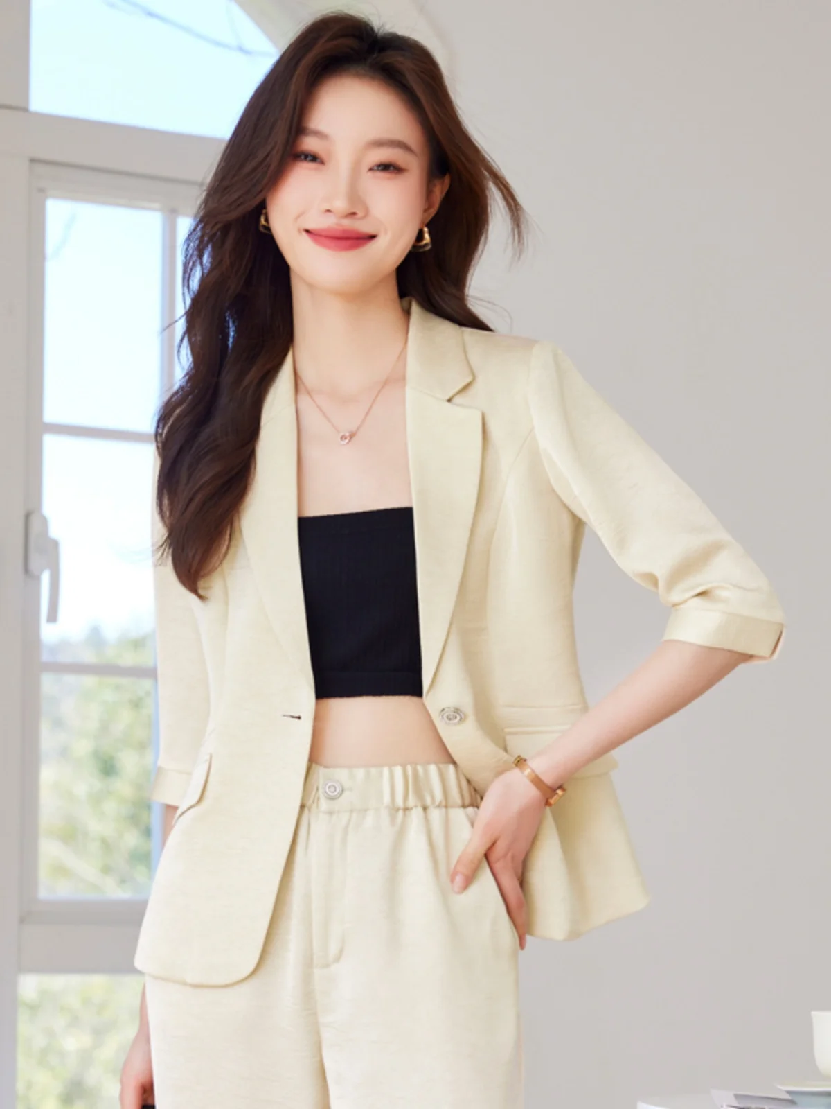 

Casual Mid-Sleeve Suit Jacket Women's Spring Summer Thin High-End Feel Small Size Wide Leg Pants Two-Piece Set Elegant Commut...