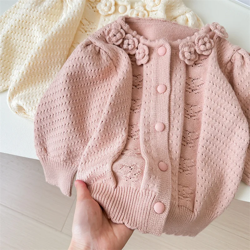 Girls Sweater Jacket Spring and Autumn 2024 New Childrens Flower Autumn Knitted Cardigan Baby Solid Color Sweet Sweater