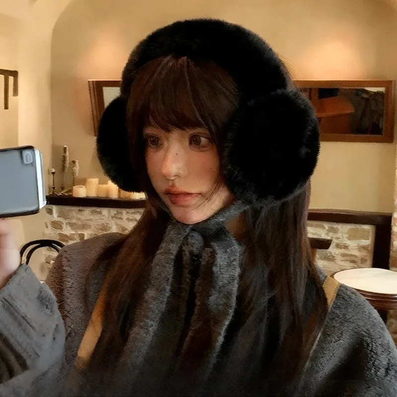غطاء للأذنين للنساء شتاء 2025 جديد من القطيفة المقاومة للرياح لتدفئة الأذن قابل للطي من فراء الأرانب الصناعي