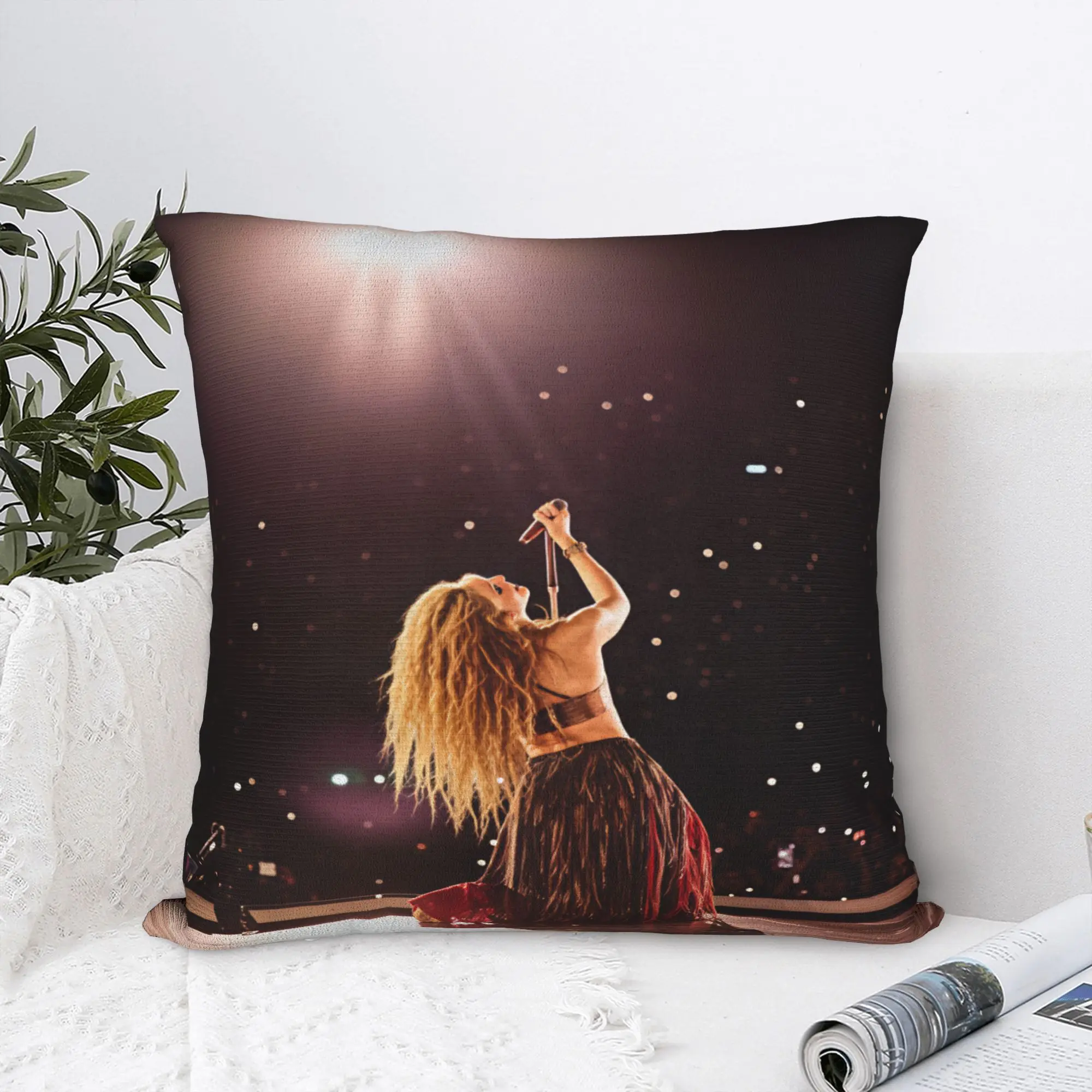 Las Mujeres No lloran Shakiras Pillowcases  Kawaii Pillow Case For Living Room Sofa Graphic Pillow Cover