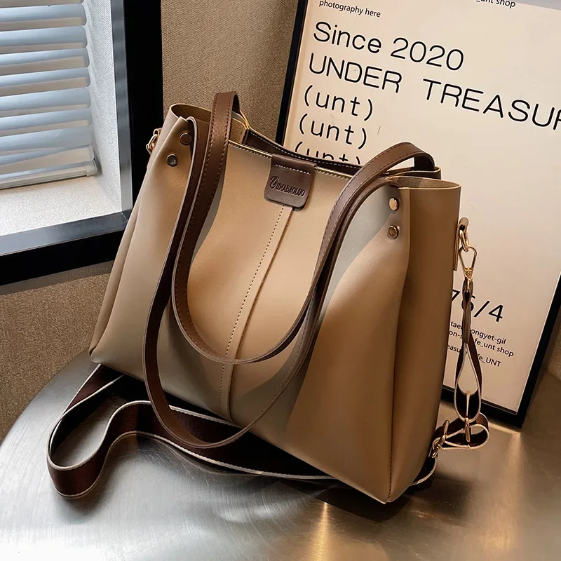 

Black PU Large Capacity Women's New Fashion Winter Crossbody Bag Popular One Shoulder Handheld Tote Bag