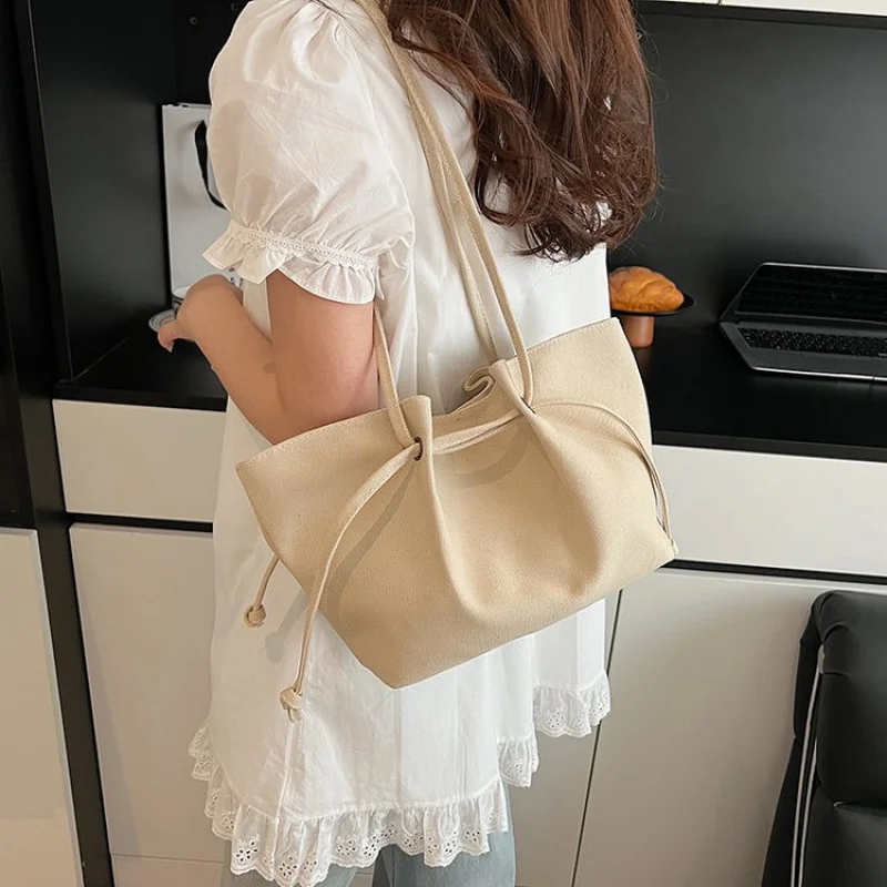 

First-Class Women's Shoulder Bag Made Of Goatskin Leather With Trendy Paris Vintage Spacious Soft Daily Refined Look​