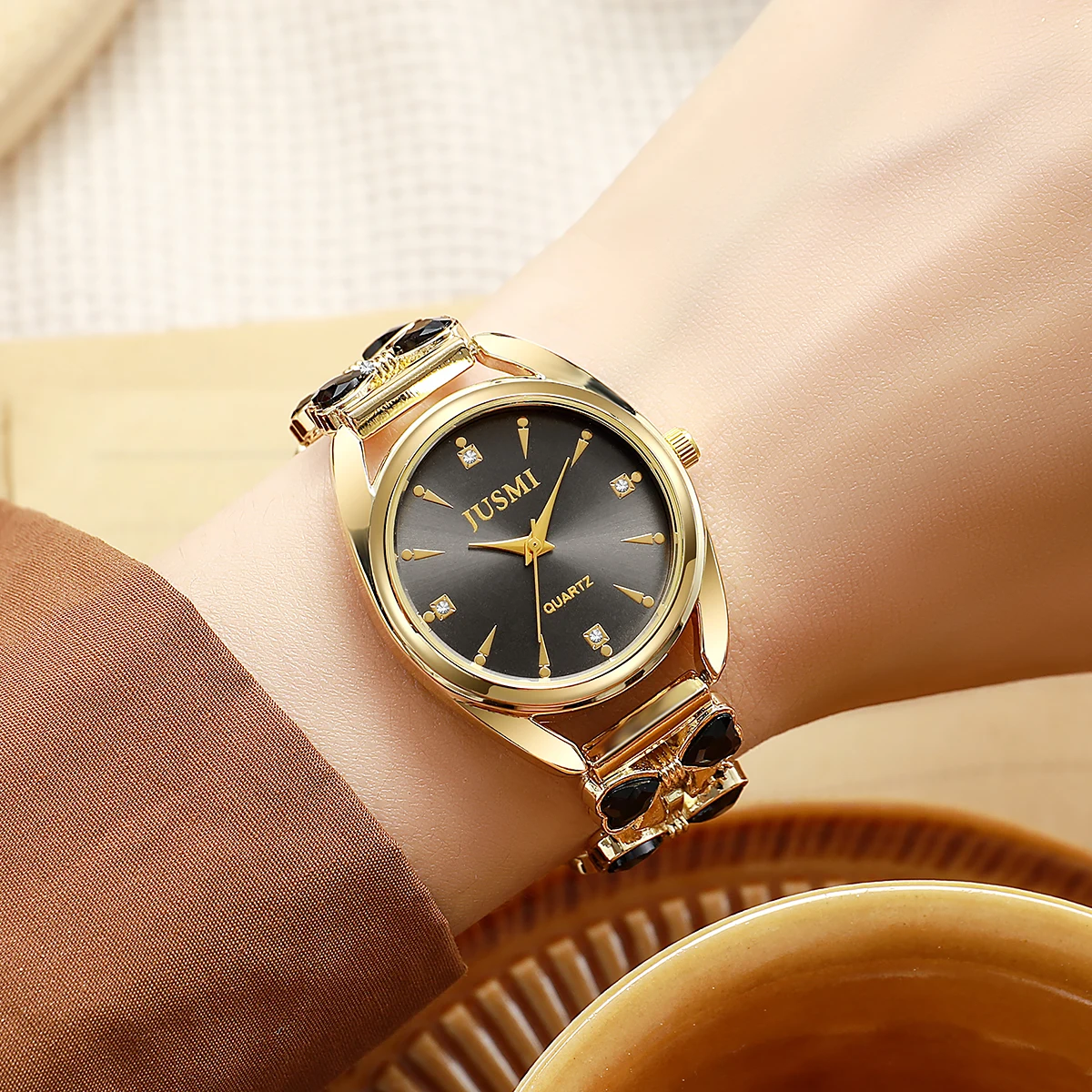 حزام عصري وشخصي وخفيف فاخر على شكل قلب، ساعة كوارتز للسيدات بمقياس ماسي، مناسب للارتداء اليومي وChri