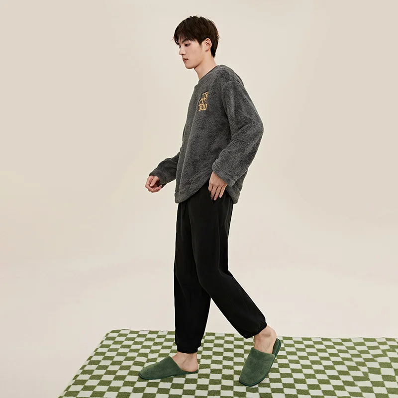 Semir-Pijama de terciopelo para hombre, traje grueso de otoño e invierno con solapa de lana catiónica, cárdigan de encaje para el hogar