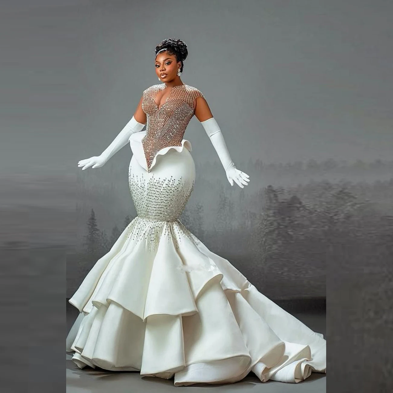 Glitzernde, mit Perlen besetzte Meerjungfrau-Abschlussballkleider, Aso Ebi, Meerjungfrau, weißer Satin, abgestufte Sweep-Zug-Abendkleider, formelles Partykleid für Damen